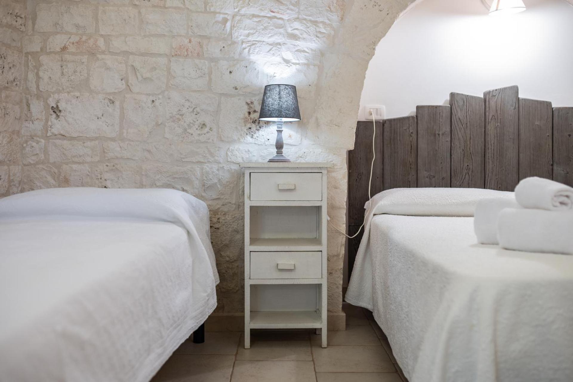 Вілла Trulli Di Mezza Чистерніно Екстер'єр фото